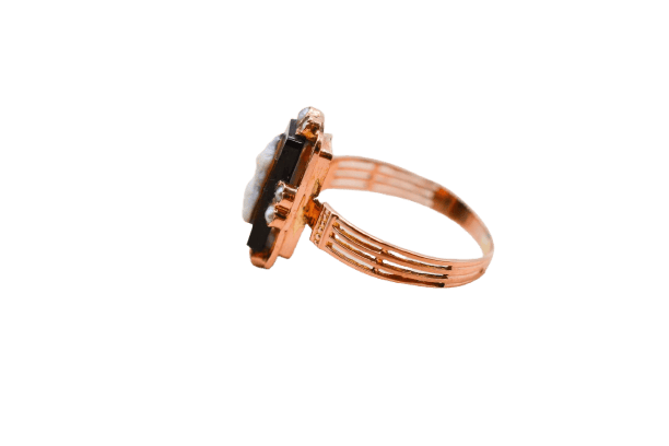 Bague 54 Bague camée en or rose 18 carats et perles 58 Facettes 3931