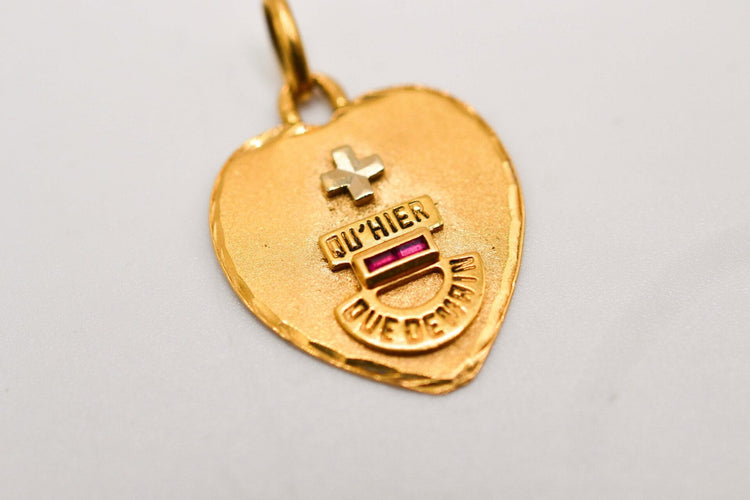 https://www.noircarat.fr/wp-content/uploads/2026/04/medaille-rubis.jpg