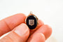 Medaillon - Openende hanger in 18-karaats geelgoud en onyx 58 Facettes 3903