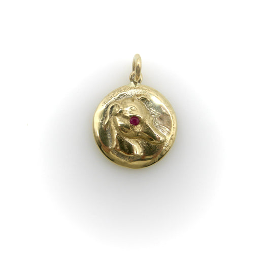 Pendentif Cute as a Button - Pendentif whippet en or 14K et rubis 58 Facettes
