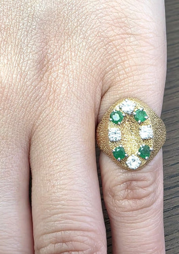 Bague 48 Bague en or jaune 18 kt, diamants et émeraudes 58 Facettes 340/26 A 173/26