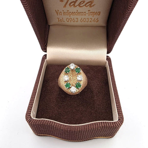 Bague 48 Bague en or jaune 18 kt, diamants et émeraudes 58 Facettes 340/26 A 173/26