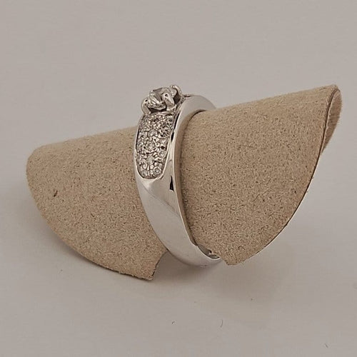 Bague 52 Bague en or blanc avec diamants 58 Facettes 2153873