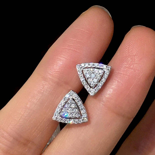 Boucles d'oreilles Boucles d'oreilles triangulaires en or blanc 18K et diamants 58 Facettes GER1044WG