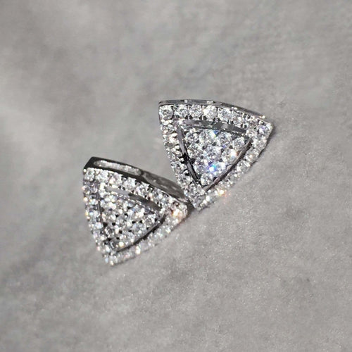 Boucles d'oreilles Boucles d'oreilles triangulaires en or blanc 18K et diamants 58 Facettes GER1044WG