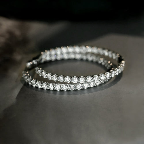 Boucles d'oreilles AITCHES - Boucles d'oreilles créoles Embrace en or blanc 18K et diamants 58 Facettes GER1054WG