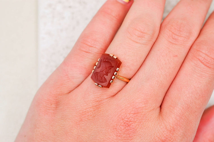 https://www.noircarat.fr/wp-content/uploads/2026/05/bague-ancienne-vintage-1.jpg