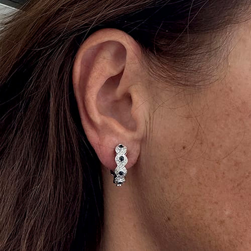 Oorbellen van witgoud met saffieren en diamanten 58 Facettes 40916