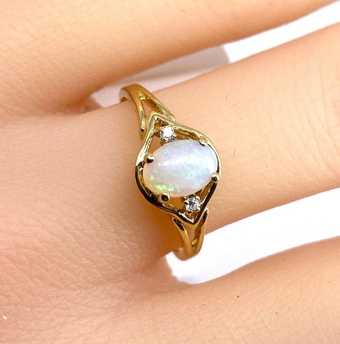 Inel 54 Inel din aur galben de 18 carate, opal și diamante 58 Facettes AB729