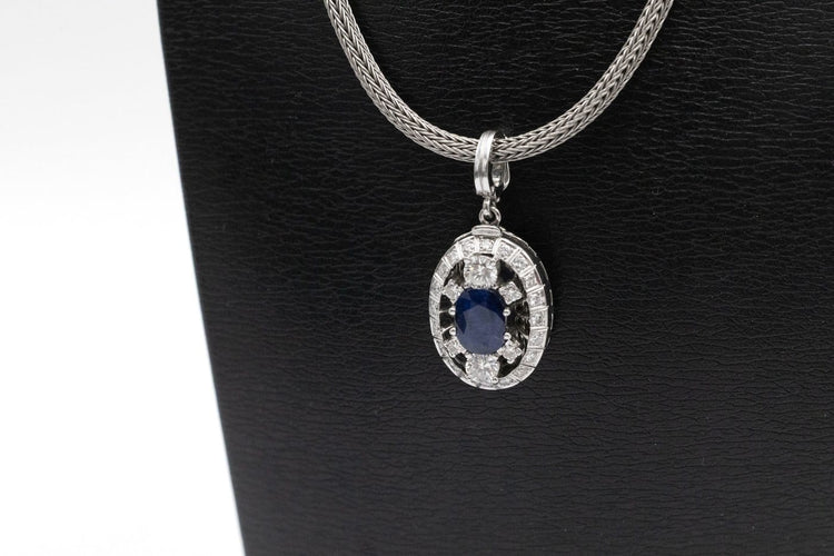 Halskette Zeitgenössische Halskette aus Platin, Weißgold, Saphir und Diamanten 58 Facettes 12159