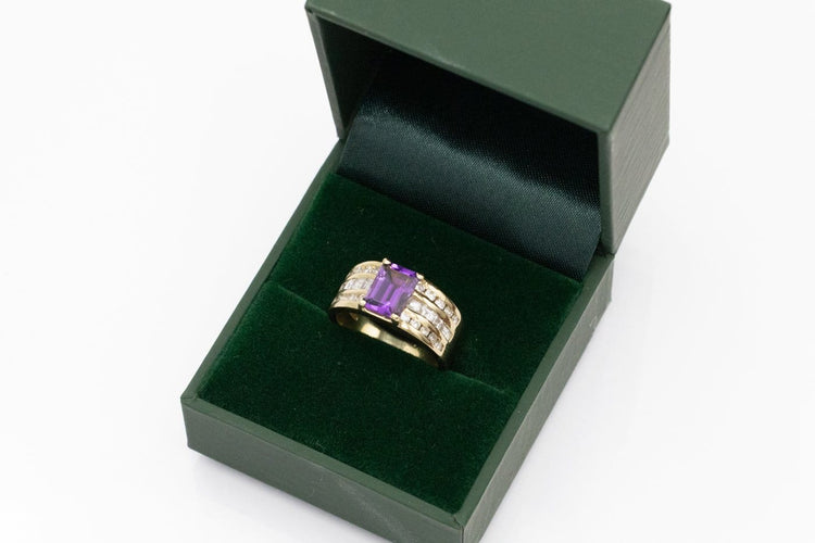 Ring 51 Ring Zegelring vintage in geelgoud, amethist en diamanten 58 Facettes 12155