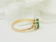 Ring 53 Ring van 18 kt geelgoud met smaragd en diamanten 58 Facettes F5073