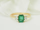 Ring 53 Ring van 18 kt geelgoud met smaragd en diamanten 58 Facettes F5073