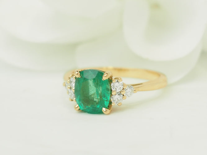 Anel 56 Anel esmeralda 2 ct em ouro amarelo 18 kt e diamantes 58 Facettes F5069