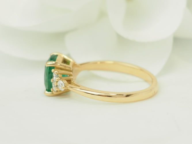 Anel 56 Anel esmeralda 2 ct em ouro amarelo 18 kt e diamantes 58 Facettes F5069