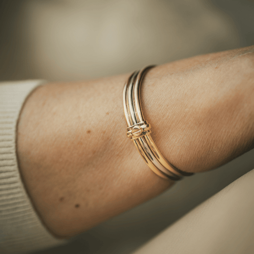 Гривна Cartier Trinity - Отваряща се твърда гривна от три вида злато 58 Facettes 50232