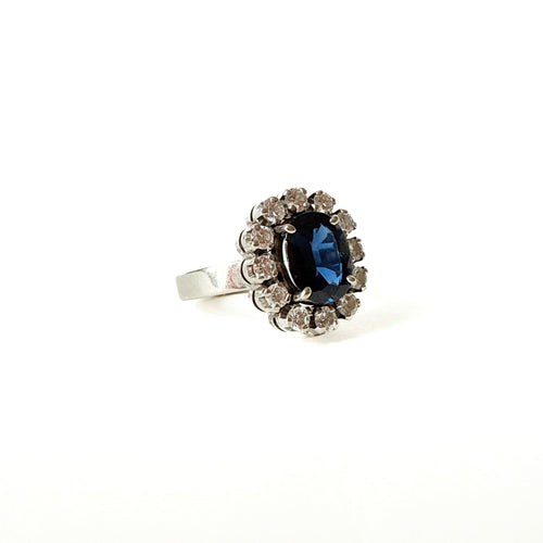 https://cdn.shopify.com/s/files/1/0943/8576/6747/files/Daisy-saphir_6de38189-4e47-4788-a2f3-c1d461ca3d9d.jpg?v=1779381898
