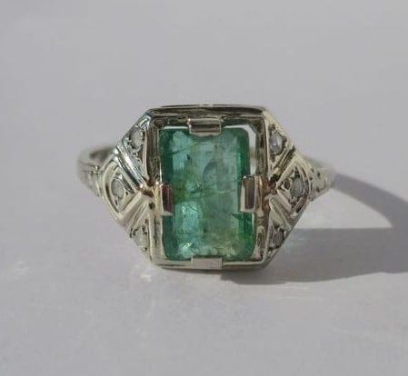 Bague 54 Bague Art déco en or blanc 18k, émeraude et diamants 58 Facettes Bague