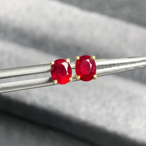 Boucles d'oreilles Boucles d'oreilles en or blanc, rubis et diamants 58 Facettes GER1014RD