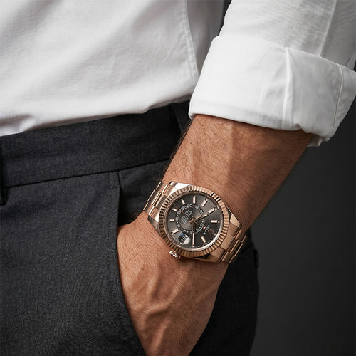 montre-rolex-sky-dweller-oyster-perpetual-or-rose.jpg