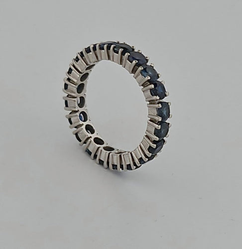 Bague 50 Alliance en or blanc et saphirs 58 Facettes 3042048
