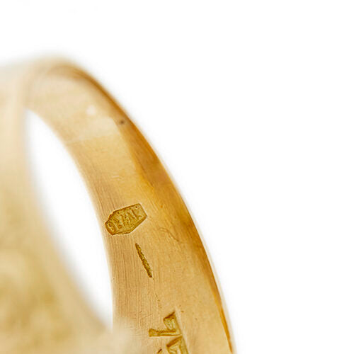 https://api-ledial.emberware.it/app/uploads/2025/11/36431-anello-oro-uomo-scudo-rubini_17-rotated.jpg
