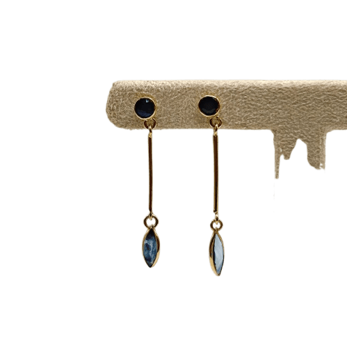 Boucles d'oreilles Boucles d'oreilles pendantes en or jaune 18 carats et saphirs 58 Facettes #BT