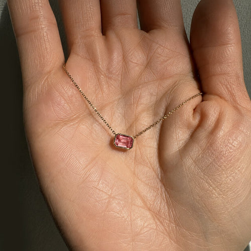 Padparadschasapphirebezelnecklace3.jpg