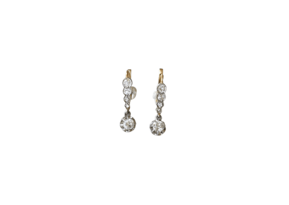 Boucles d'oreilles Boucles d'oreilles pendantes diamants en or jaune et platine 58 Facettes