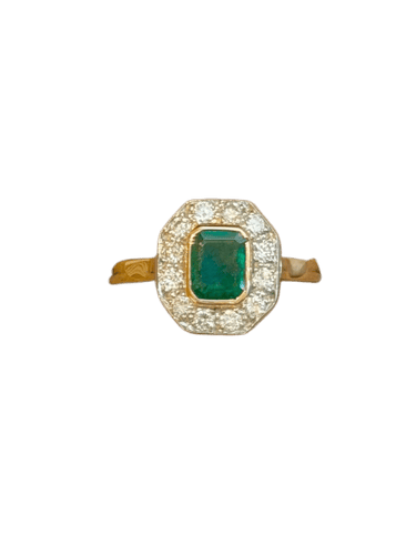 Bague 58 Bague entourage en or jaune, émeraude et diamants 58 Facettes 200