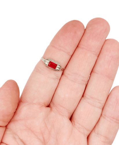 Bague 56 Bague Art déco en or blanc 18k et verre rouge 58 Facettes A07133