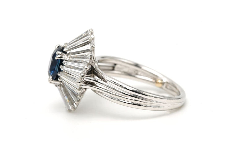 Bague 48 Bague contemporaine en platine, saphir et diamants baguette 58 Facettes DEP-BORK