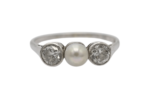 Bague 53 Bague vintage en or blanc avec diamants et perle 58 Facettes 10828