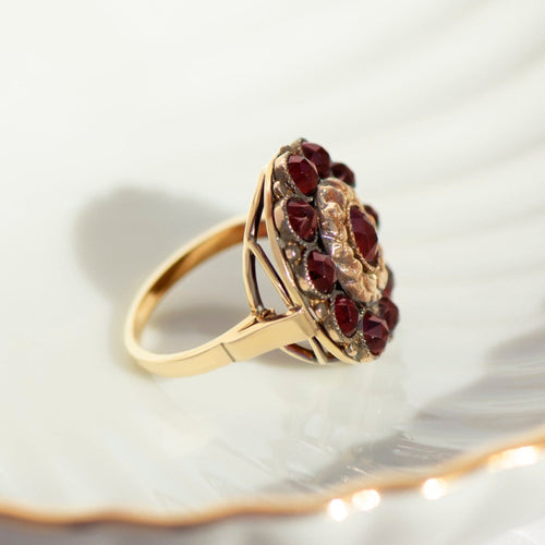 https://cdn.shopify.com/s/files/1/0442/6560/3235/files/antiker-granatring-aus-gelbgoldhoney-jewelry-9650493.jpg?v=1780031531