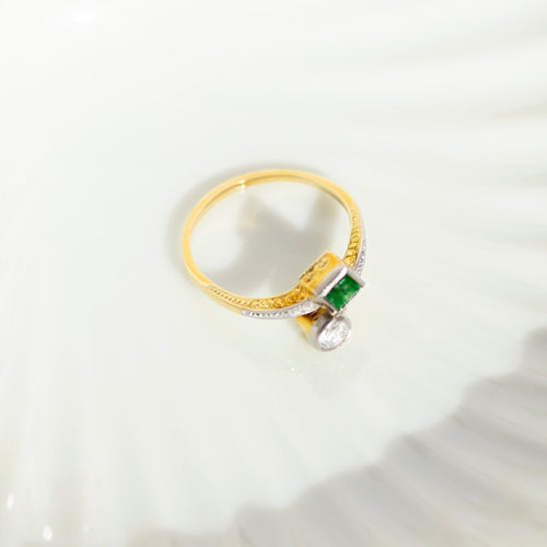 https://cdn.shopify.com/s/files/1/0442/6560/3235/files/antiker-toi-et-moi-ring-mit-smaragd-und-diamanthoney-jewelry-5738632.jpg?v=1780031533