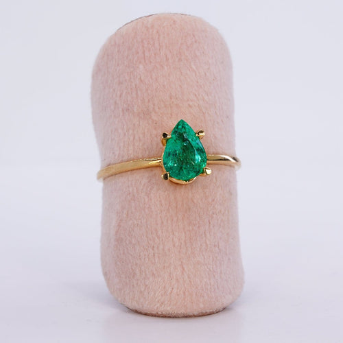 Bague 53 Bague solitaire en or jaune 18 kt et émeraude de Zambie 58 Facettes R003