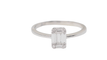 Bague 53.5 Bague solitaire en or blanc et diamants taille baguette 58 Facettes 32845