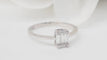 Bague 53.5 Bague solitaire en or blanc et diamants taille baguette 58 Facettes 32845
