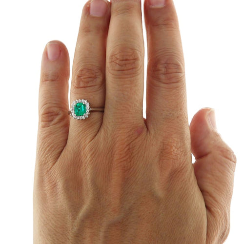 https://www.gioielleriaguidetti.it/wp-content/uploads/2026/05/G3956c-anello-guidetti-oro-bianco-smeraldo-diamanti.jpg
