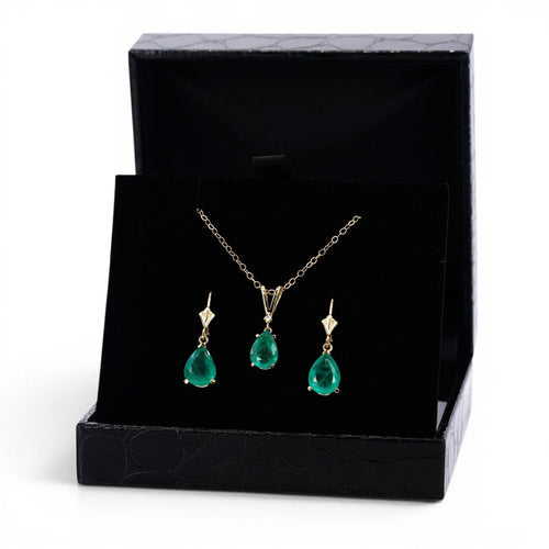 Boucles d'oreilles Parure - Pendentif, boucles d'oreilles et chaîne en or jaune, émeraudes et diamant 58 Facettes E017