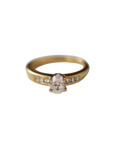 Solitaire - Two-tone gold ring and oval diamond 