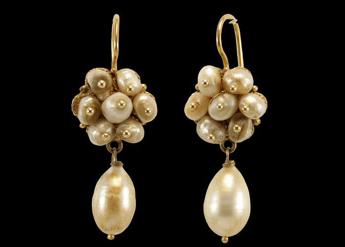 IMG_7718-2-antique-pearls-gold-earrings.JPG
