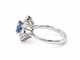 Bague 52 Bague entourage saphir de Ceylan 1,50 ct et diamants 0,80 ct en or blanc 18 carats 58 Facettes 33229