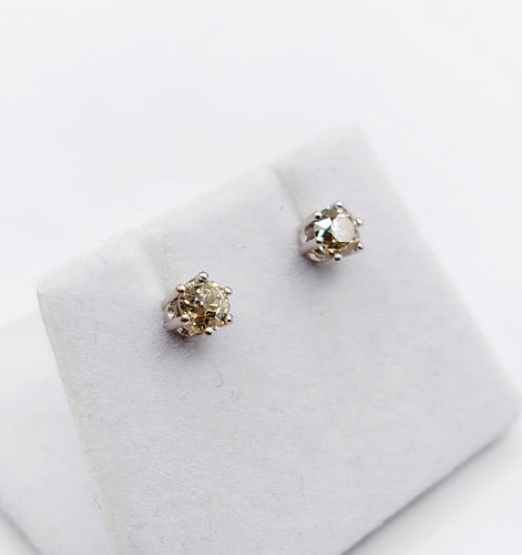 Boucles d'oreilles Puces d'oreilles vintage en or blanc et diamants cognac 58 Facettes A07310