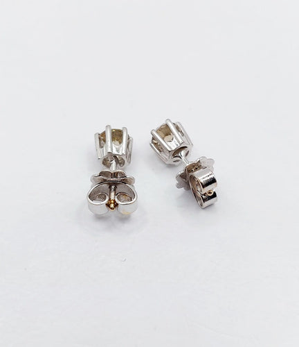 Boucles d'oreilles Puces d'oreilles vintage en or blanc et diamants cognac 58 Facettes A07310