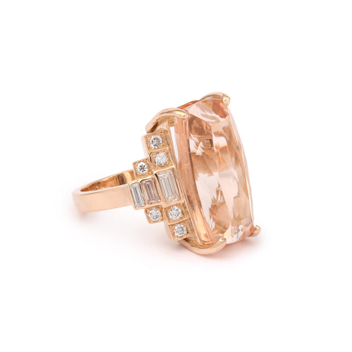 https://cdn.shopify.com/s/files/1/0647/1470/3075/files/BagueCocktail-BagueMorganite15CaratsDiamantsOrRose-JoaillerieParis-LesPierresdeJulie_2.jpg?v=1780308048