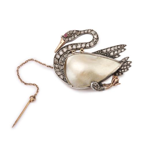 https://cdn.shopify.com/s/files/1/0647/1470/3075/files/BrocheAncienne-BrocheCygneNacreDiamantsOrJaune_Gris-JoaillerieParis-LesPierresdeJulie_1.jpg?v=1780310696