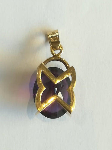 Pendentif Pendentif en or jaune et améthyste 58 Facettes 00994