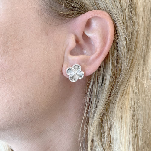 Van Cleef & Arpels earrings Vintage Alhambra - White gold earrings 58 Facettes 35689