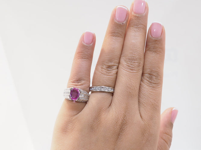 Bague 53 Bague jonc en or blanc, saphir rose et diamants 58 Facettes 33291